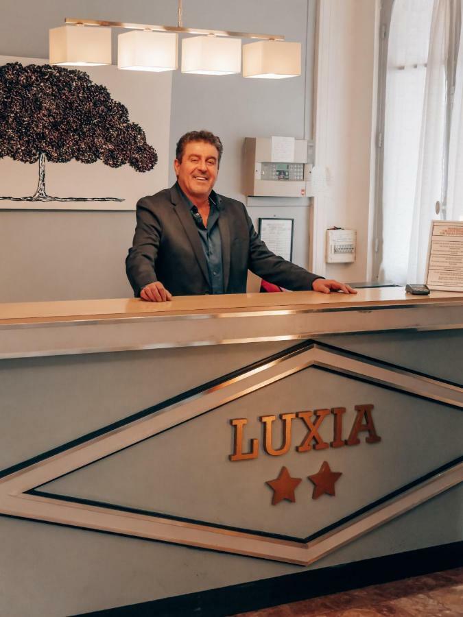 Hotel Luxia Παρίσι Εξωτερικό φωτογραφία